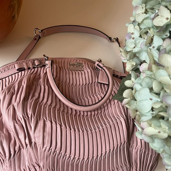 Coach Handbags - Authentic COACH leather bag! Like new